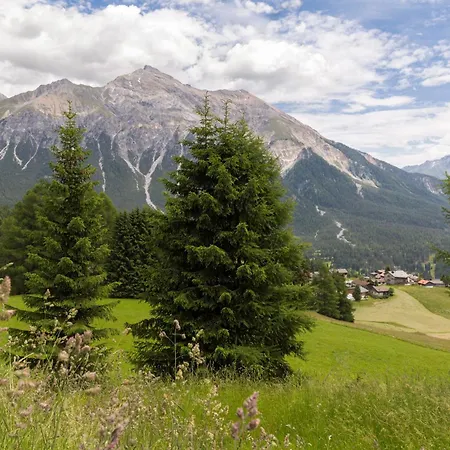 Raschainas Lenzerheide Bed & Breakfast Sporz